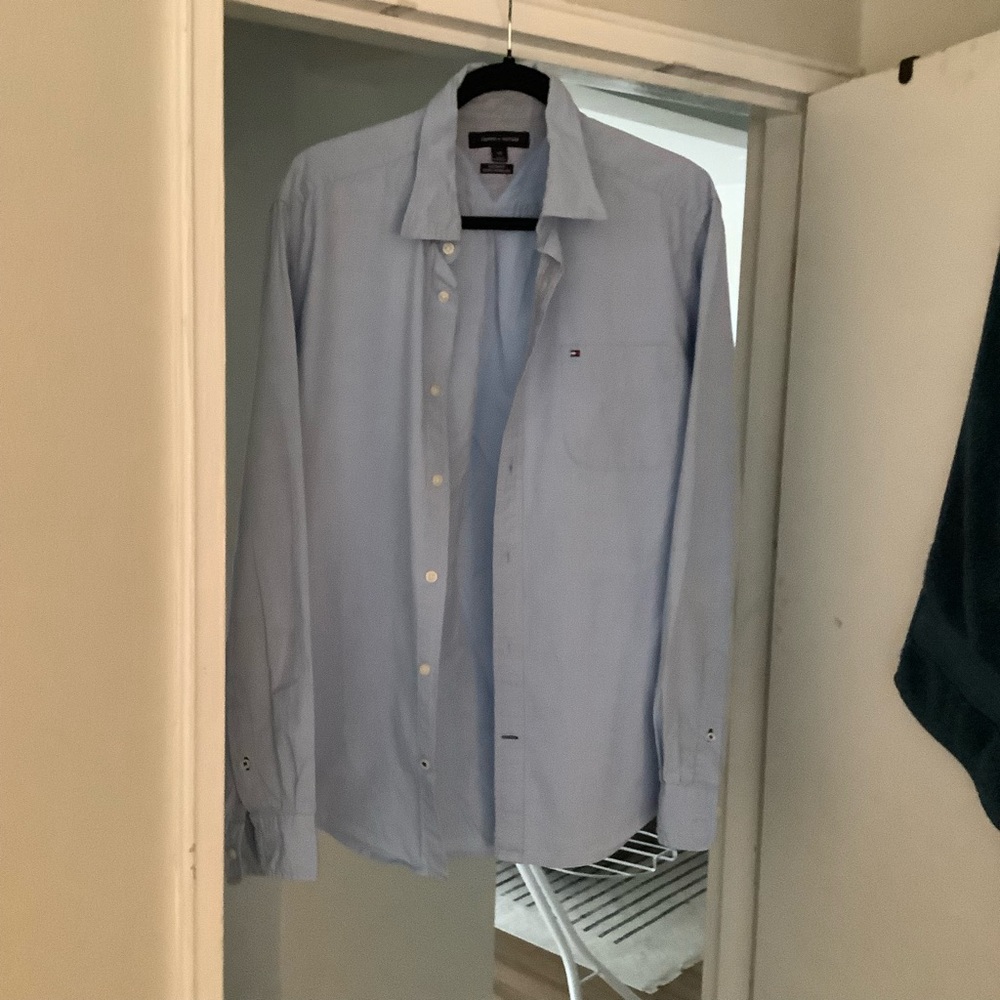 TOMMY HILFIGER BUTTON UP